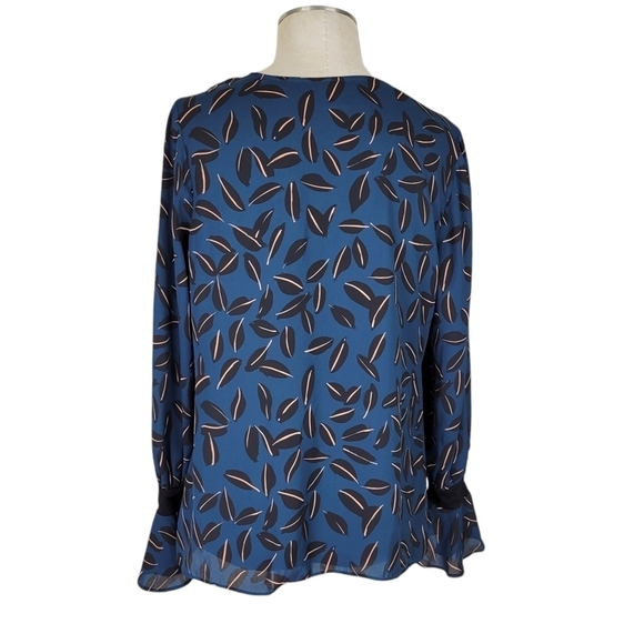 CAbi Shadow Leaf Blouse Size M Long Bell Sleeves V Neck Chiffon Pullover Relaxed - Picture 4 of 13